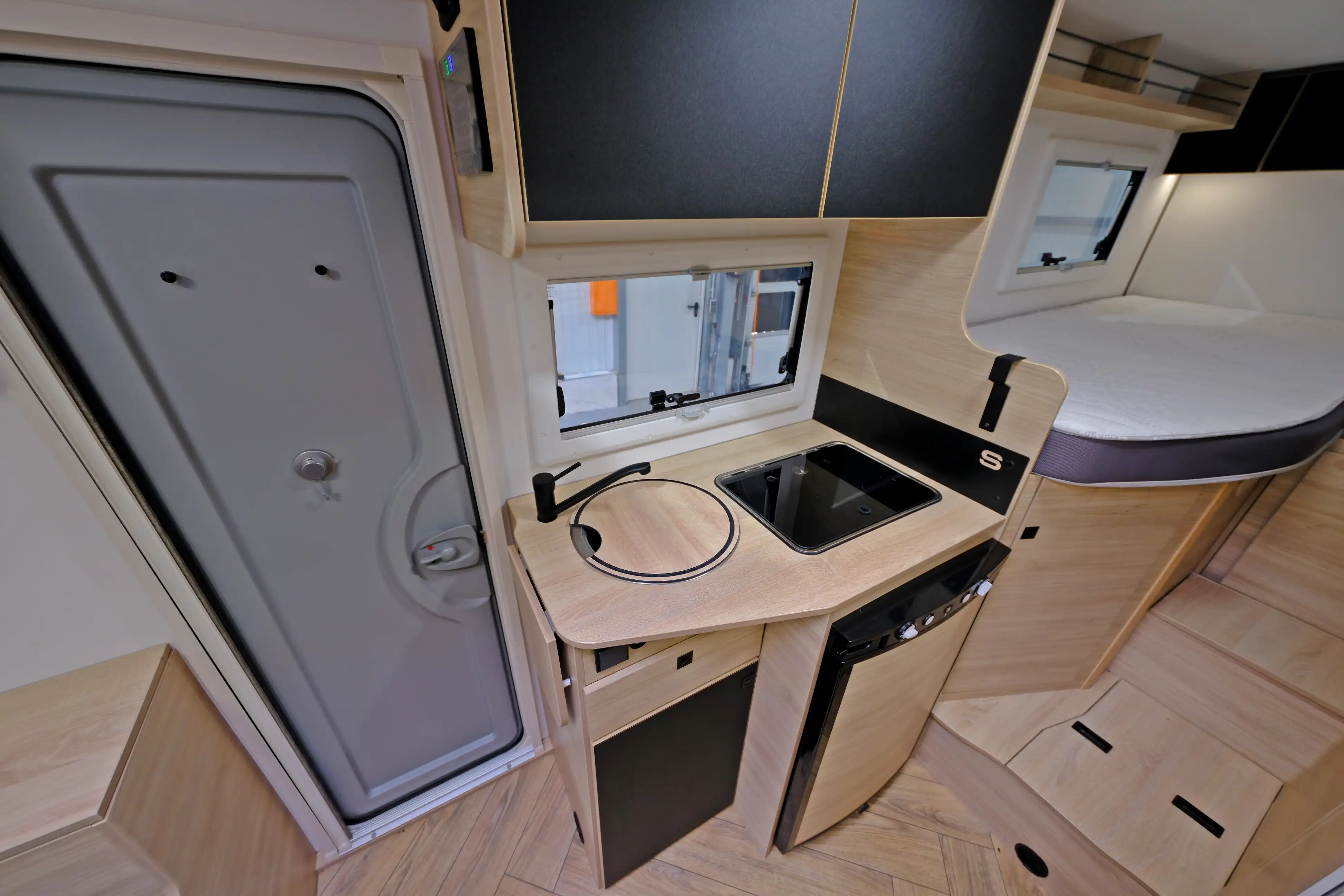 AHORN Camp 670 Slim-Limited